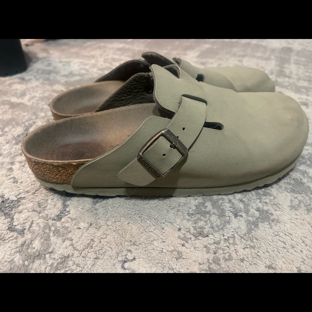 Vegan light green/taupe Birkenstock’s